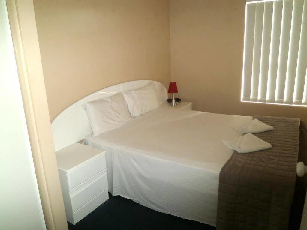Budds Beach Apartments 冲浪者天堂 外观 照片